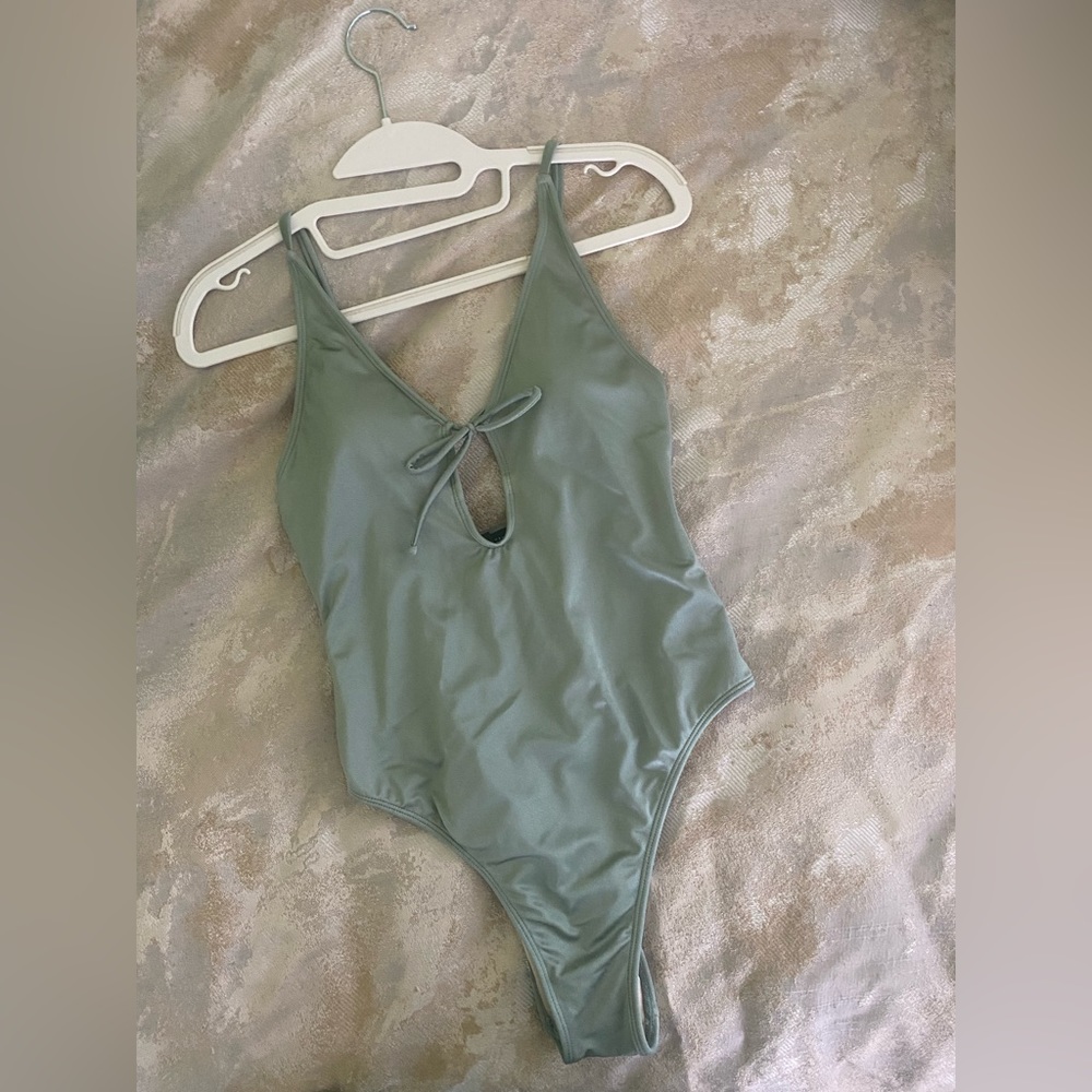 LA HEARTS ONE PIECE SWIM SUIT WOMANS SMALL